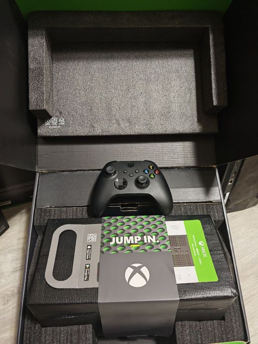 Xbox Series S Почти новый