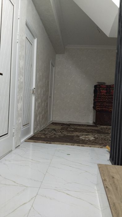 Zamona toyxona tarafda Duplex uy sotiladi!!!