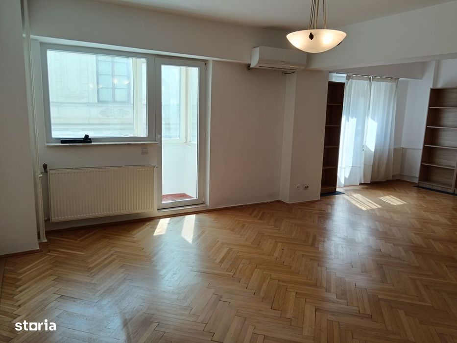 La UNIVERSITATE, apartament elegant, somptuos salon de 45mp.