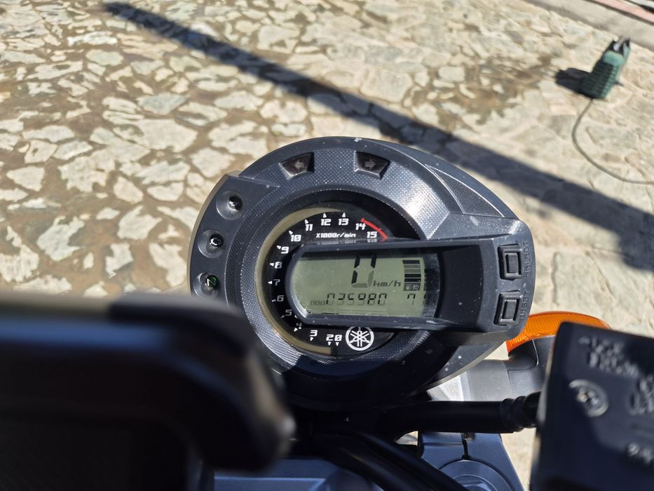 Motocicleta Yamaha FZ6N