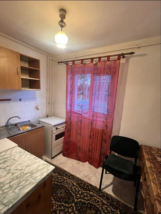Închiriez Apartament