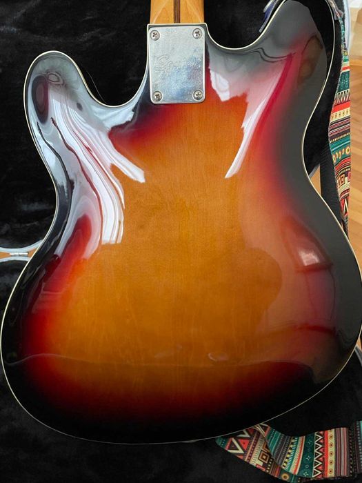 Vand chitara semiacustica Squier Starcaster Classic vibe cu hard case