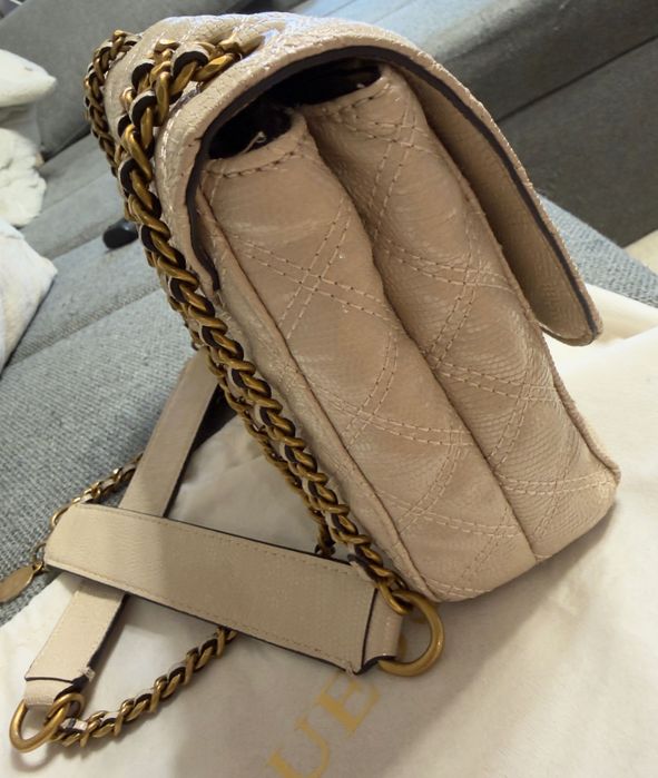 Нова чанта Guess