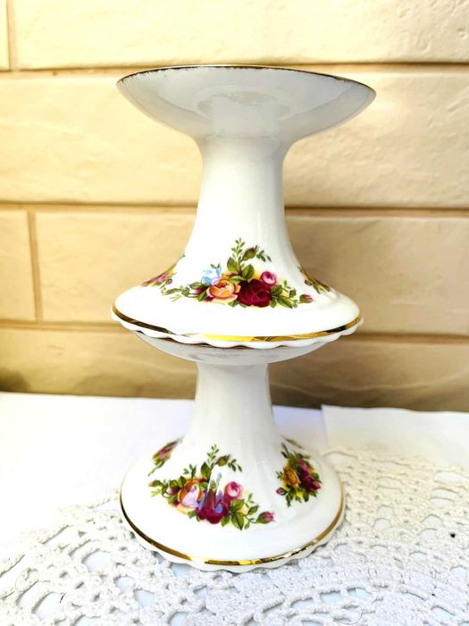 ROYAL ALBERT красиви свещници от костен порцелан от Англия