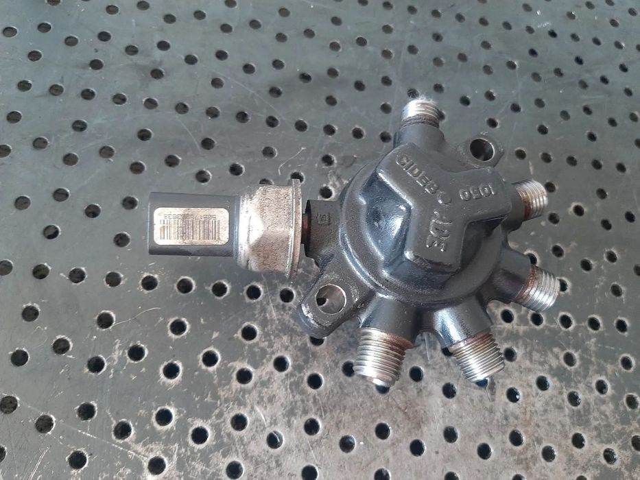 rampa injectoare renault modus clio 2 3 kangoo dacia logan 1.5 dci k9k  8200379933  h8200334367