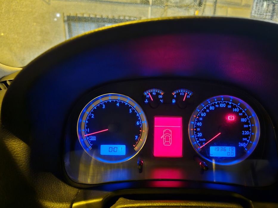 VW Golf 4 1.6 FSI cutie 6 trepte
An 2002 
Acte la zi/fiscal 
Cutie man