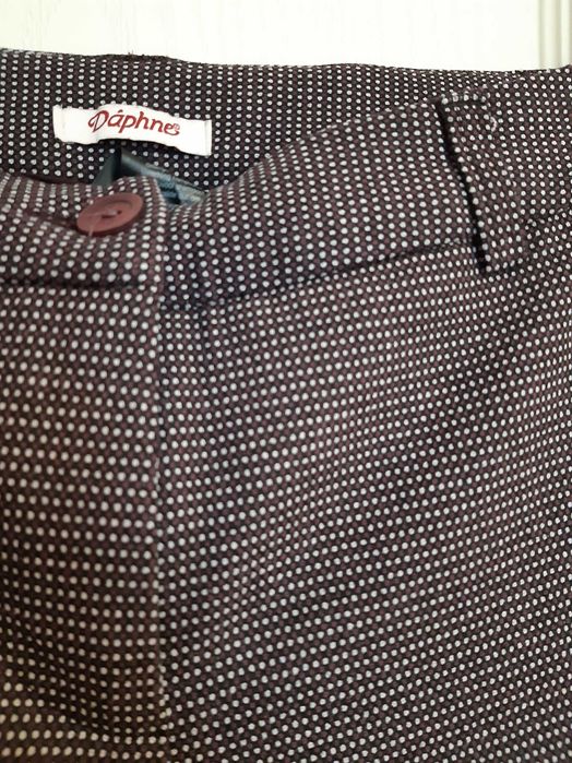 Нов дамски, цвят БОРДО панталон на DAPHNE