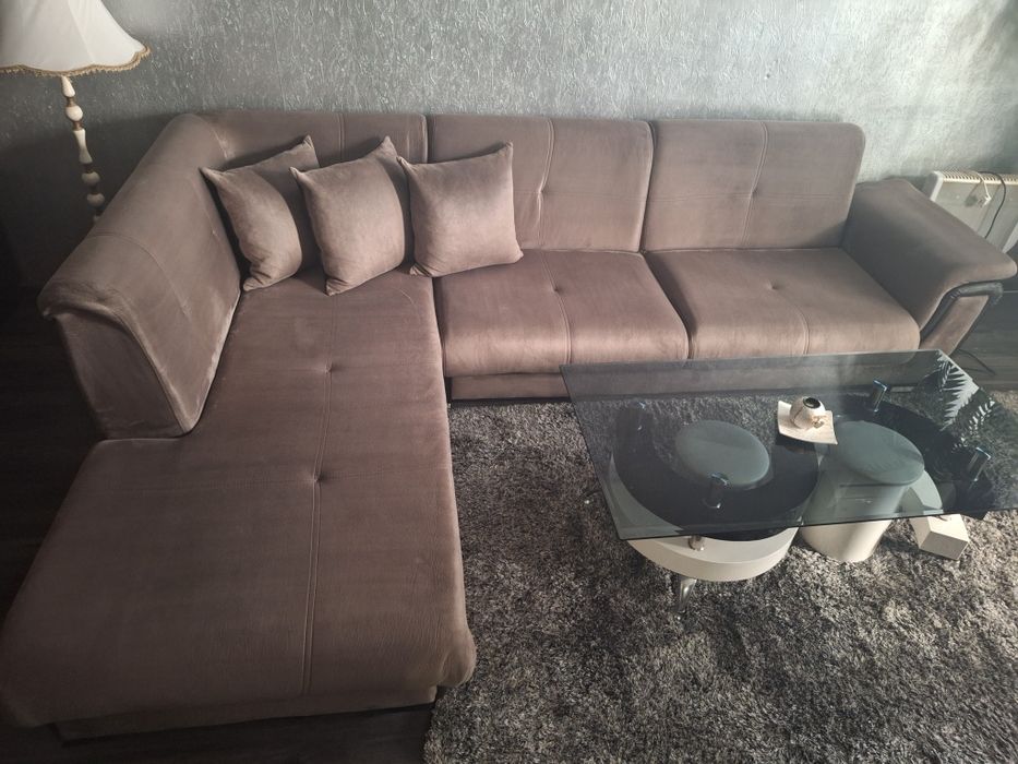 Голям диван за хол