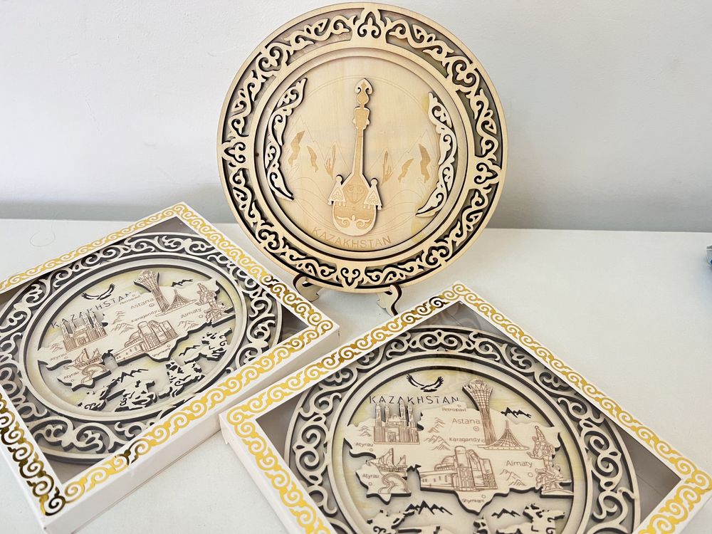 Казахские кожаные сувениры ручной работы