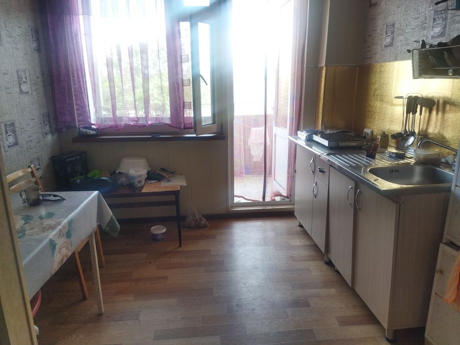 Sotiladi 2 xona Qoyliq 5 metro oldida