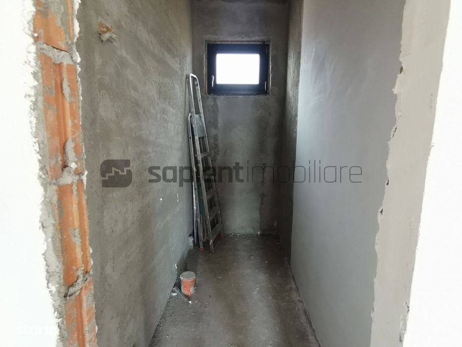 De vânzare casă cu 4 camere, la nivel semifinisat, Cihei