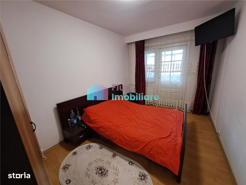 Apartament cu 3 camere decomandat parter inalt George Enescu
