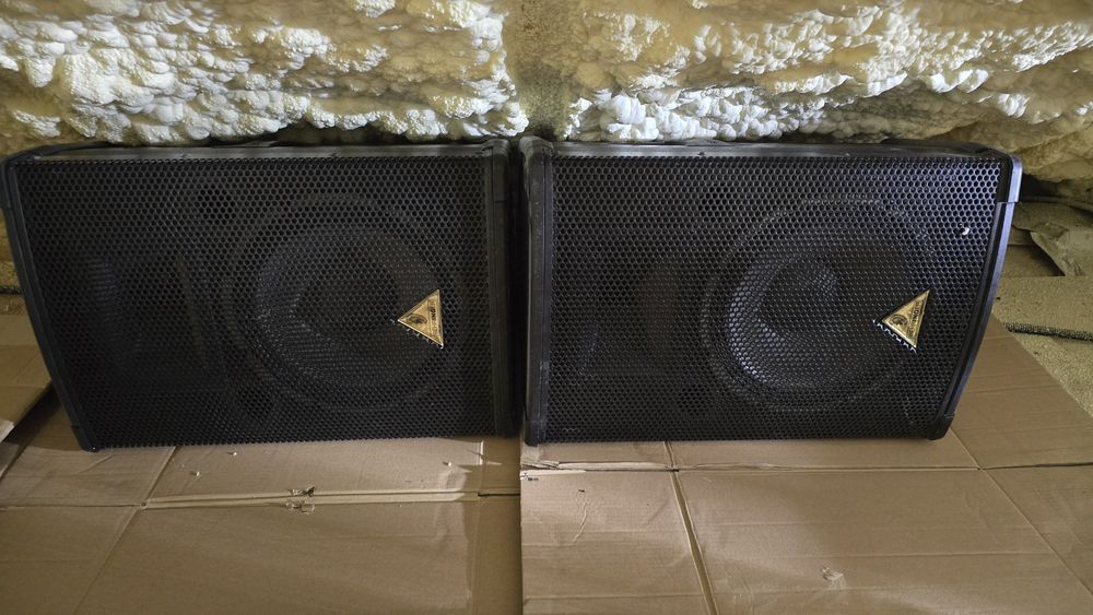 Set 2 Boxe  Eurolive E1220(400w) + Amplificator  Newjomo pw-20B