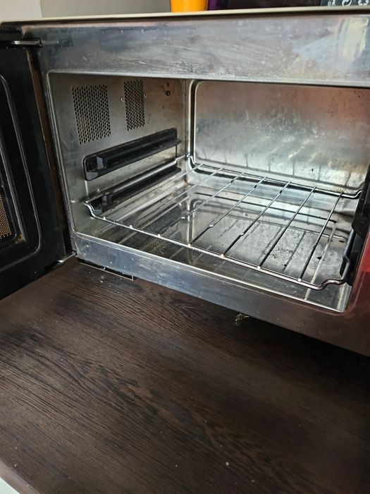 Микровълнова печка Делонги само за 20 евро