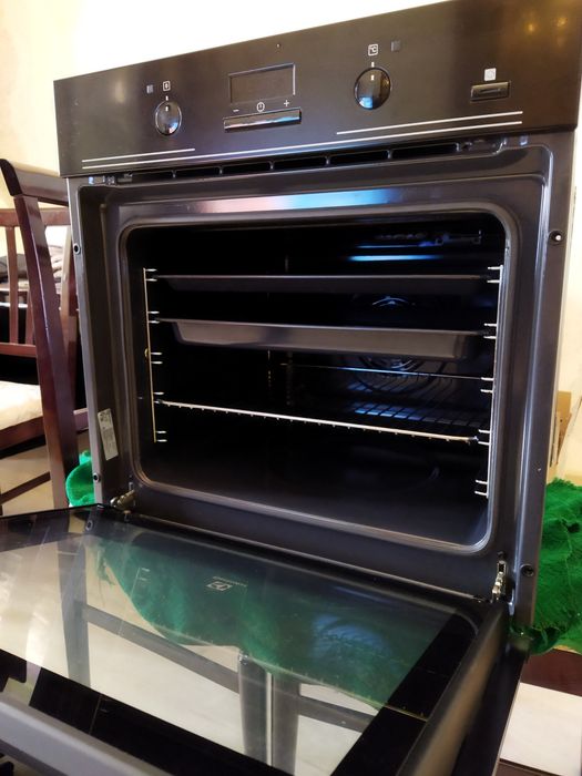 Духовой шкаф Electrolux