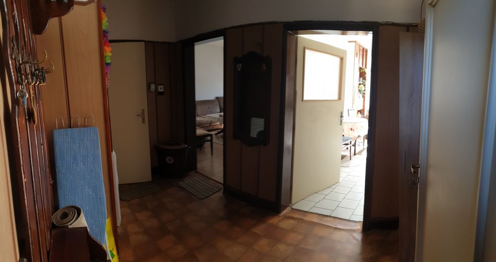 Дава се под наем Двустаен апартамент в Пазарджик, Център - 65 кв.м за 204 € - Снимка #4