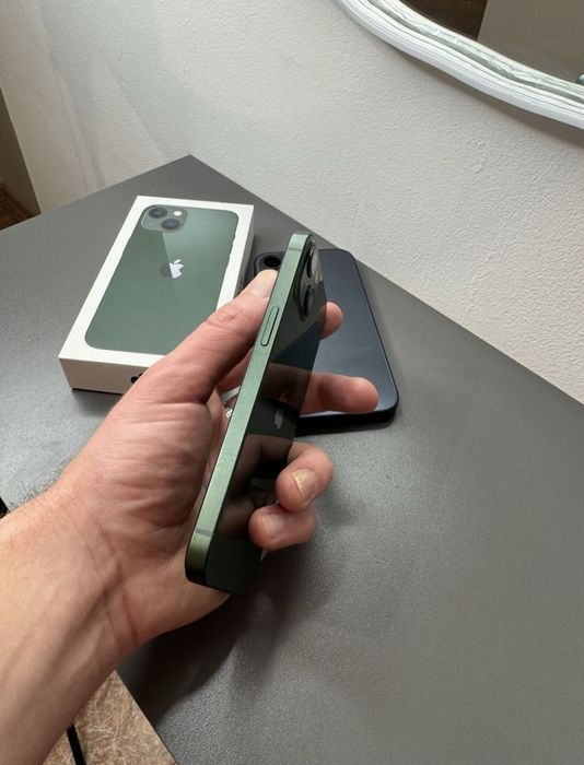 Продам iphone 13