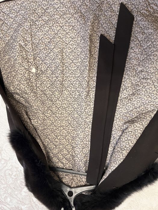 Пальто женское с меховым воротником