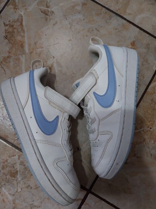 Adidasi nike mar 33,5