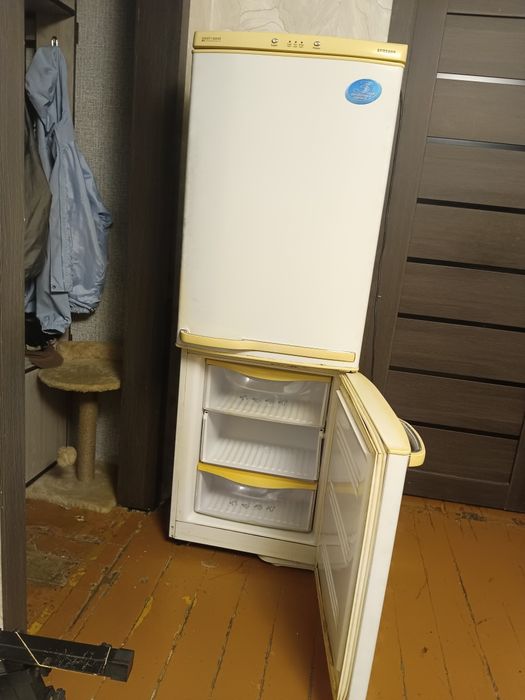 Холодильник Самсунг,двухкамерный