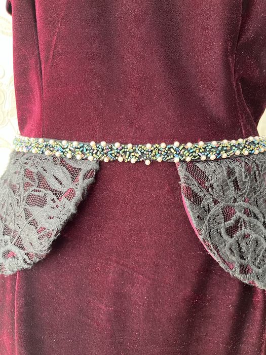 Rochie eleganta din catifea bugundi. Potrivita pentru evenimete dau cr