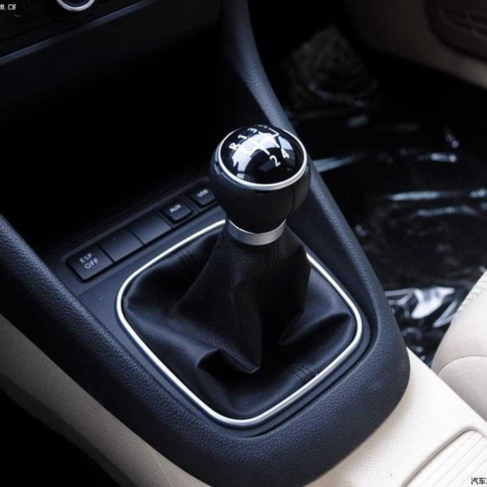 Централна конзола VW Golf 6 MK6 09-13 интериор панел за радио нов