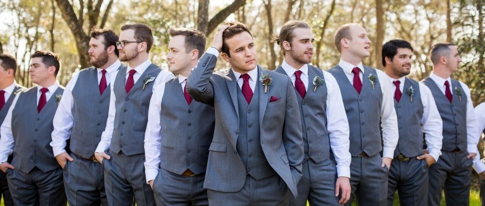 Галстуки и аксессуары для праздника