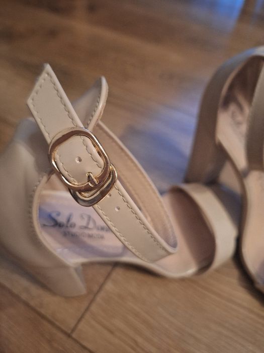 Sandale lac crem, mărime 39