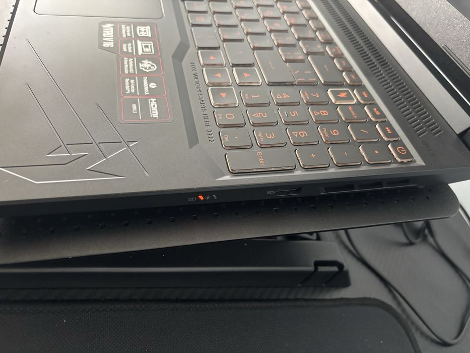 Acer Nitro V-16 gaming laptop без забележка