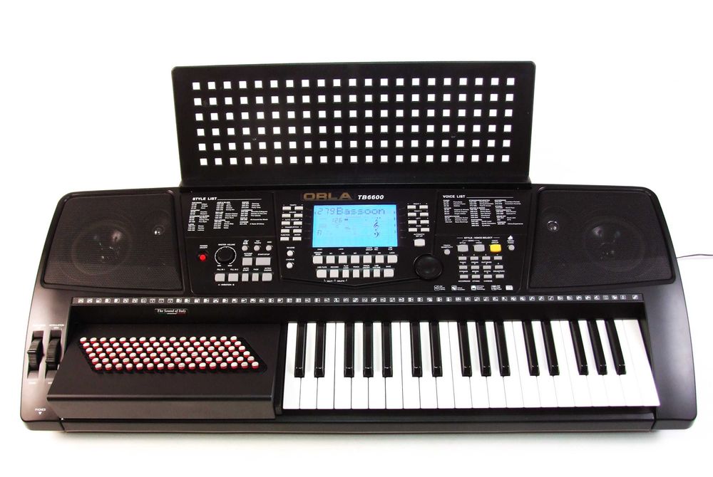 Acordeon orizontal Orla cu Manual de Utilizare, 37 clape, 96 basi, Italy (Castelfidardo), NOU