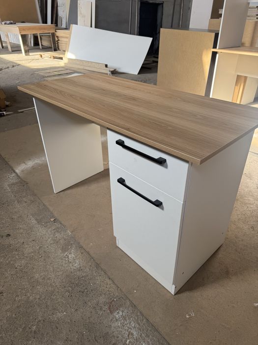 Компютерный стол. Парта