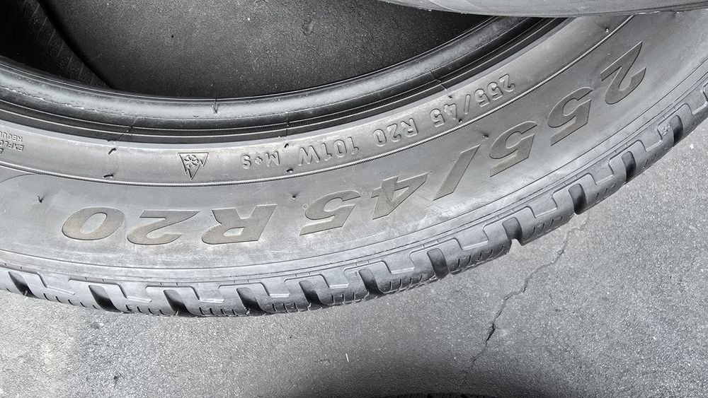 2 anvelope iarnă Pirelli 255/45/20