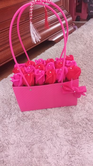 Aranjament din trandafiri de săpun