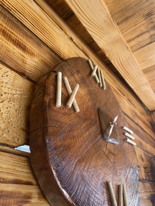 Ceas rustic din lemn masiv
