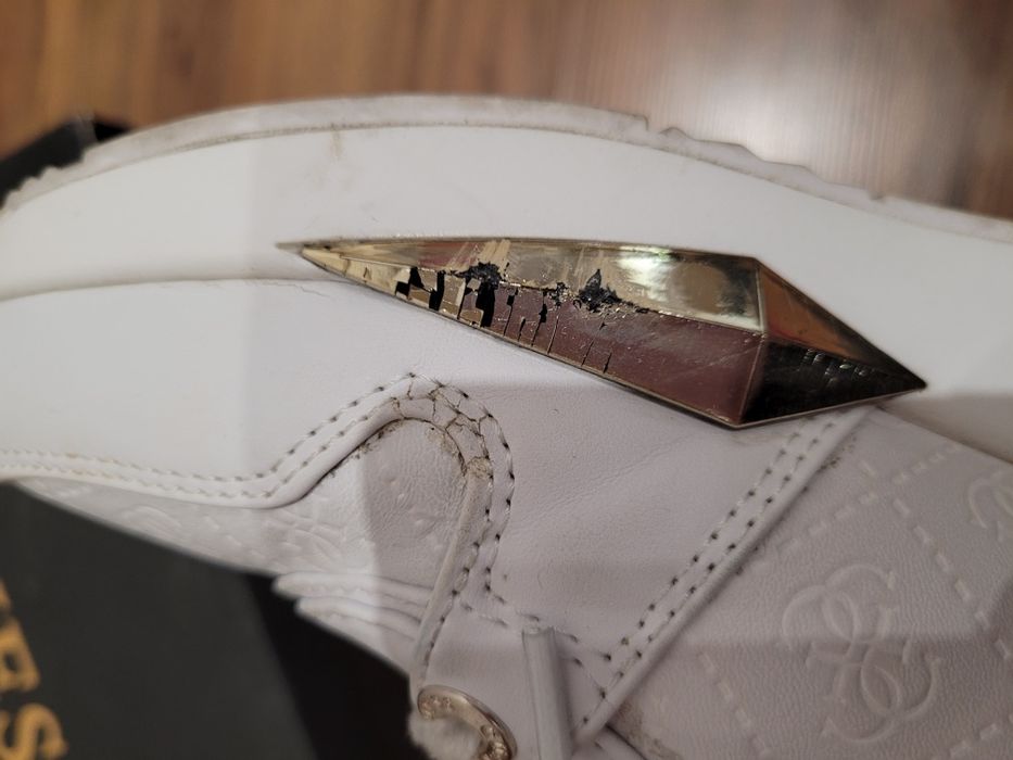 Оригинални сникърси маратонки Guess, 39 номер