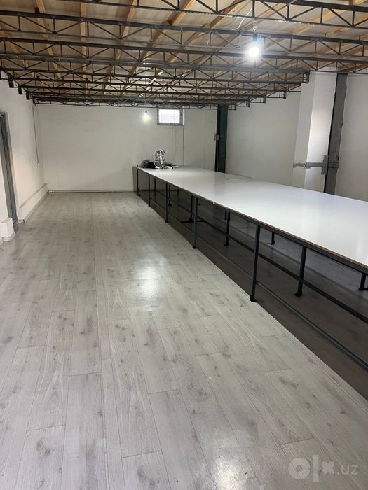 Navoi shaxrida voyenniy gorodkda sklad,ofis arendaga beriladi
