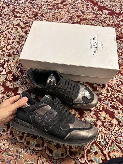 Женская кроссовка Valentino