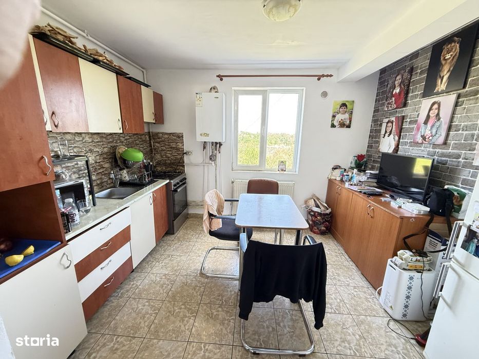 Apartament 3 camere , 69 MP, Parcare cu CF.