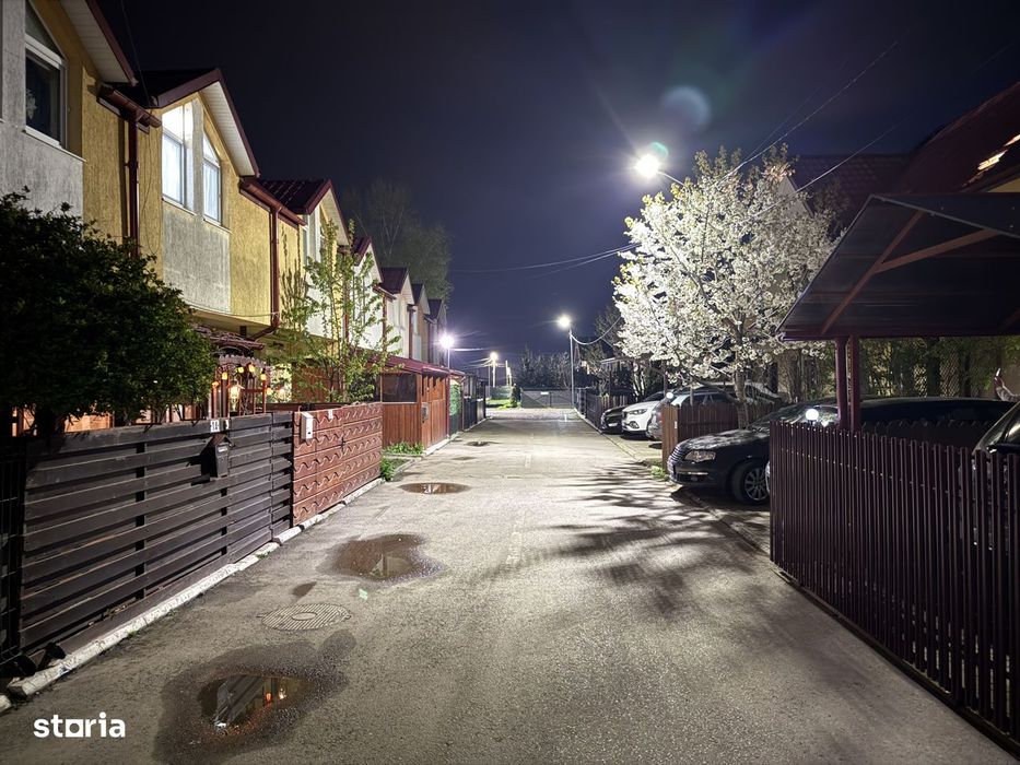 Casa tip duplex de vânzare