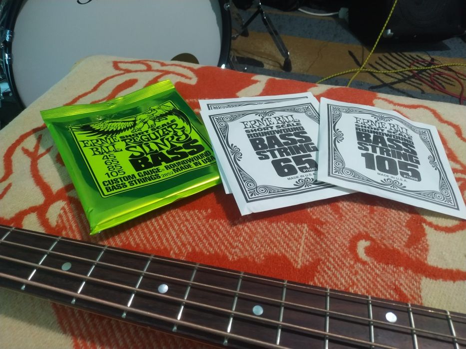 Струны для бас гитары
