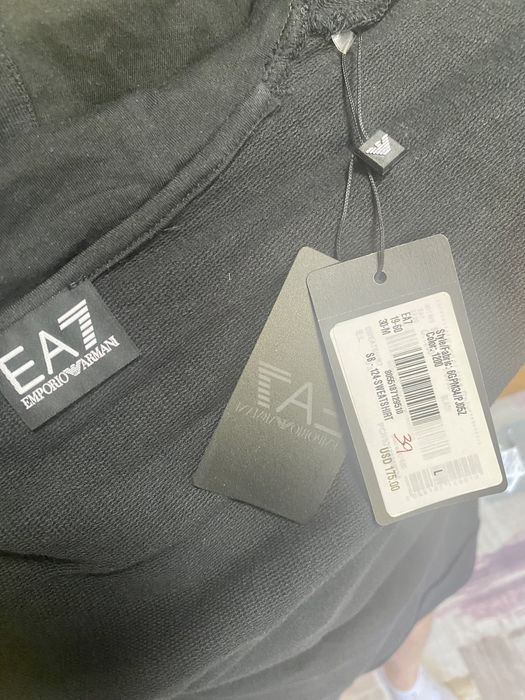 Нов!! оригинален Суичър Emporio Armani