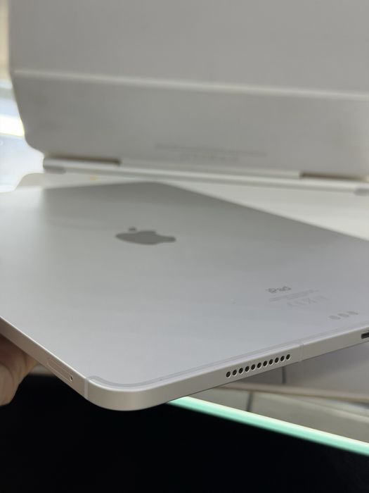 iPad Pro 12.9 М1 512gb 96% sim с клавиатурой
