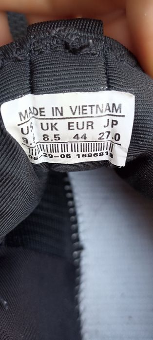 Продам кроссовки