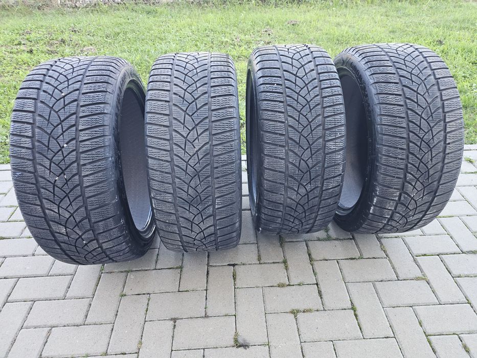 265/40 R20 XL M+S AO Goodyear UltraGrip Performance