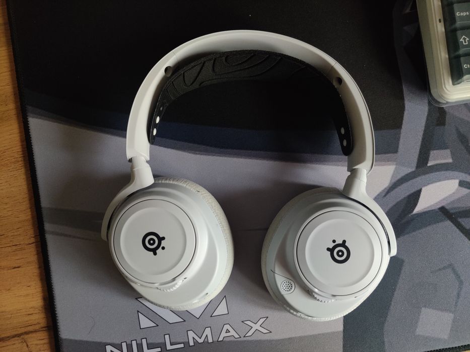 Продается Steelseries arctis nova 7p