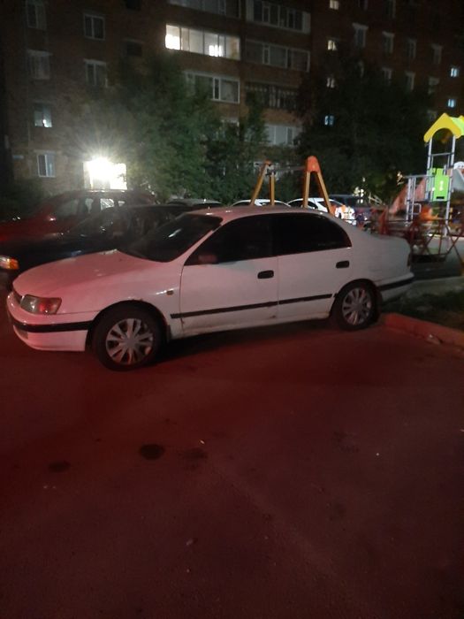 Продам Карина е 2.0