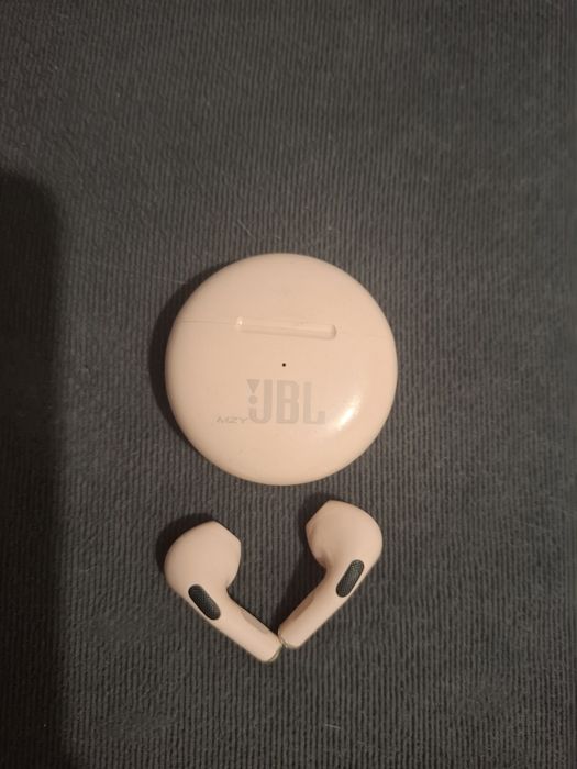 Сладурски розови безжични слушалки JBL