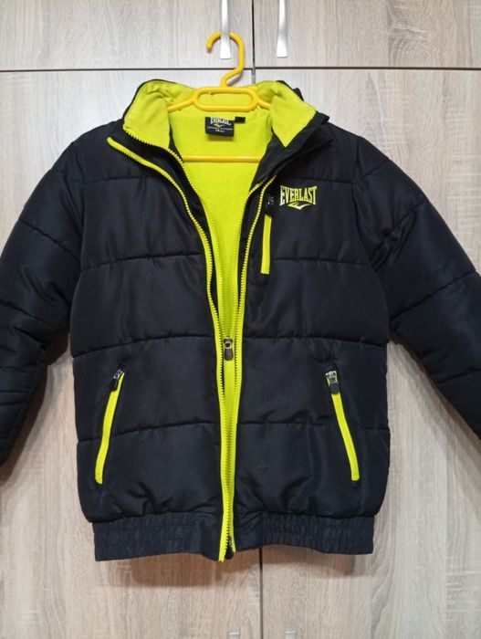 Дебело зимно яке, възраст 10-11г, ръст 140, цена 10лв