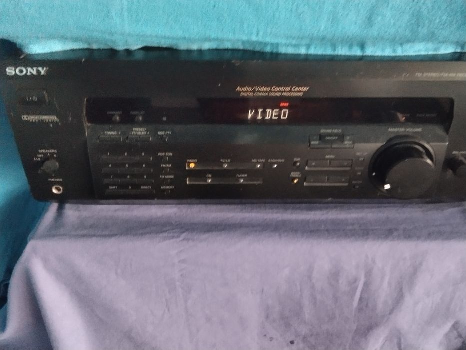 много як и качествен оригинален усилвател-рисиивър Сони-200 ватов