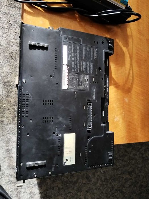 Лаптоп Lenovo ThinkPad T61 На части